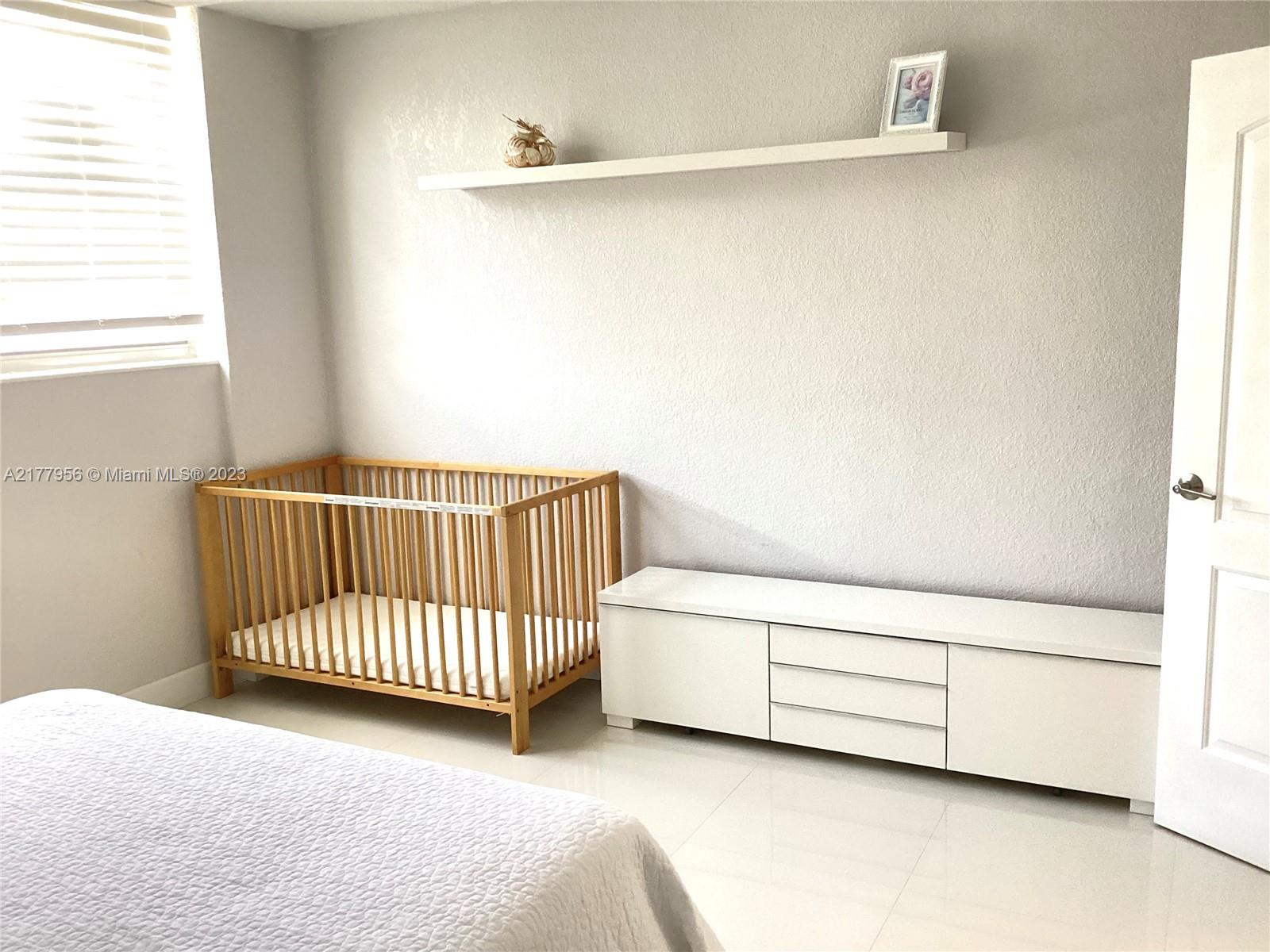 TIDES ON HOLLYWOOD BEACH - Residential Lease