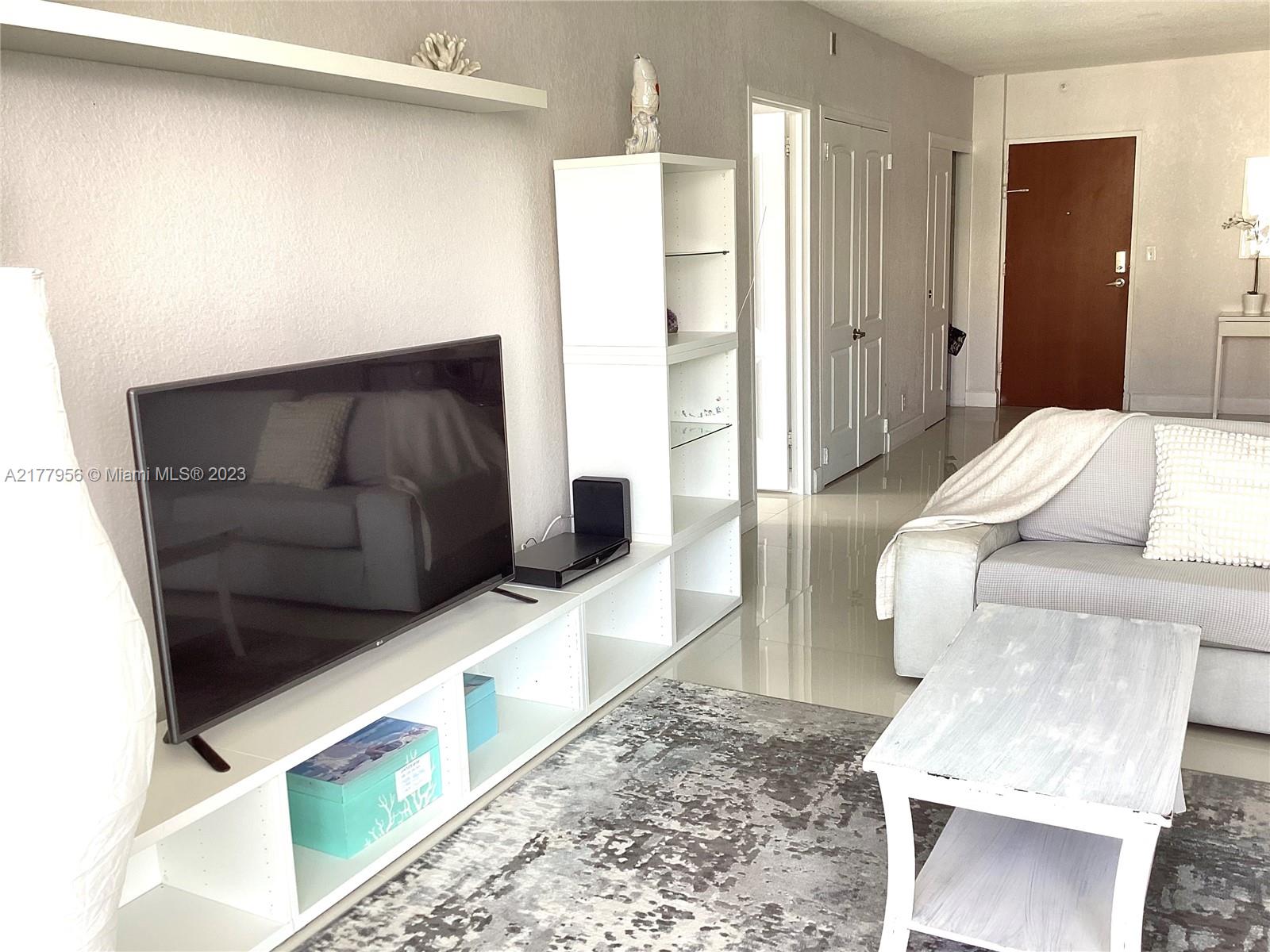 TIDES ON HOLLYWOOD BEACH - Residential Lease