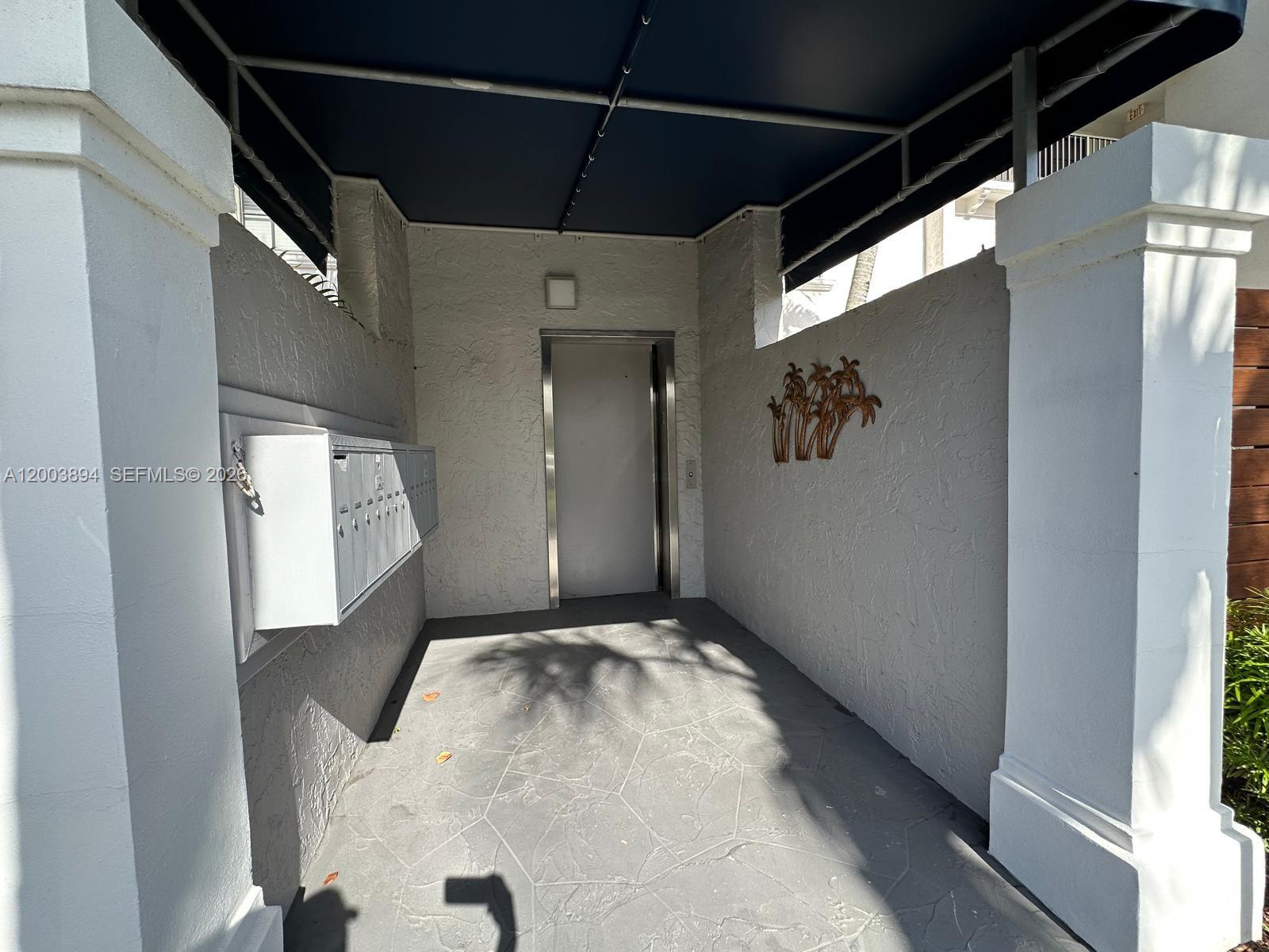 PALM TRAIL PLACE CONDO - Residential