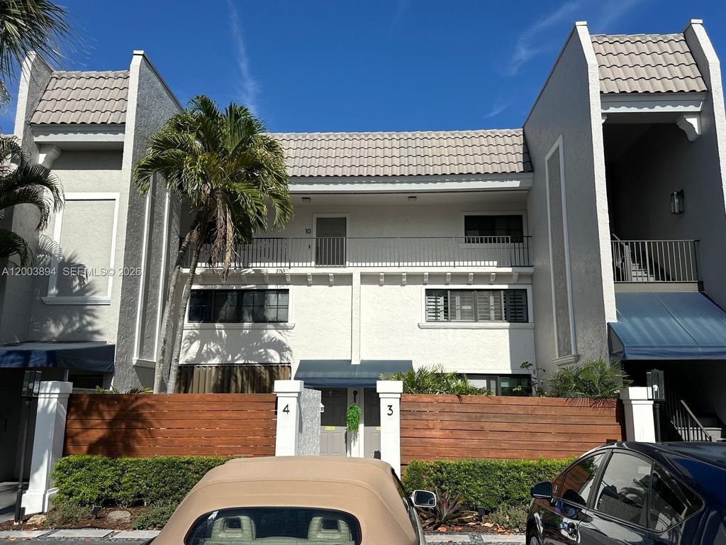 Photo of 801 Palm Trl #10, Delray Beach, FL 33483 (MLS # A12003894)