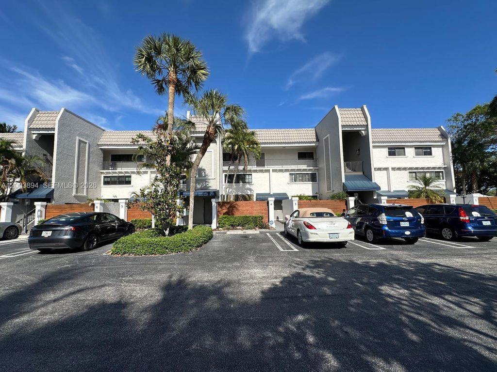 Photo of 801 Palm Trl #10, Delray Beach, FL 33483 (MLS # A12003894)