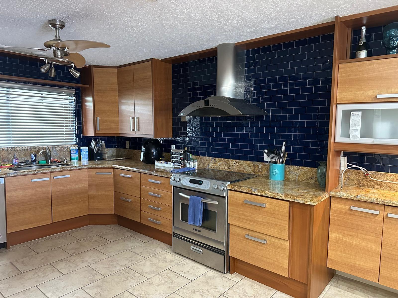 PALM TRAIL PLACE CONDO - Residential