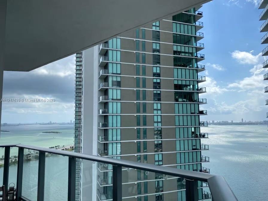 PARAISO BAYVIEWS CONDO - Residential