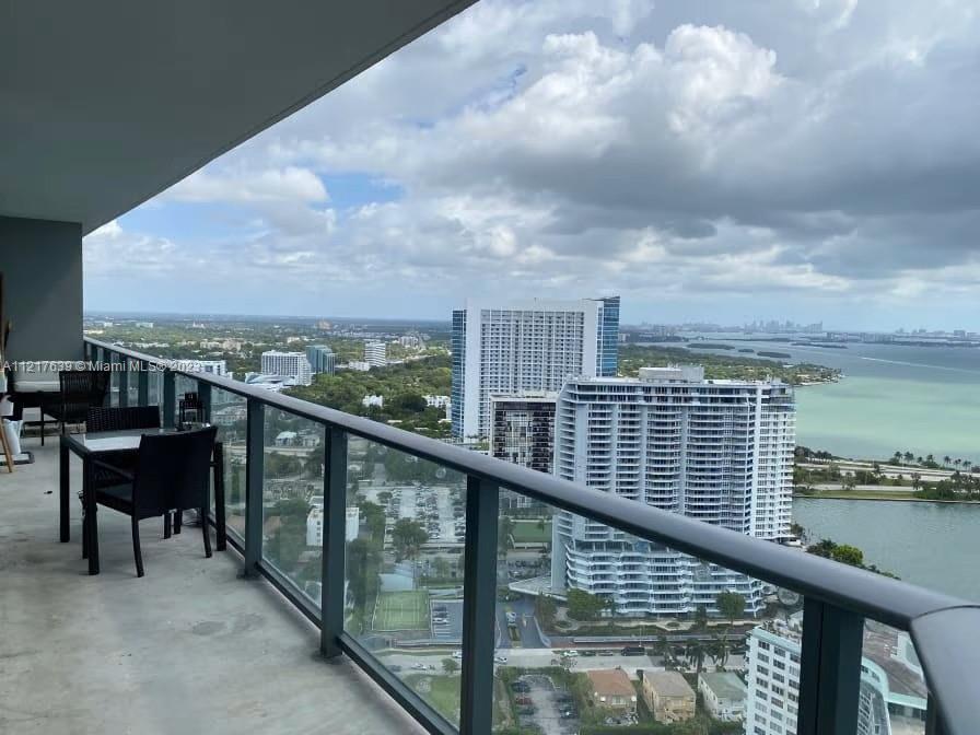 PARAISO BAYVIEWS CONDO - Residential