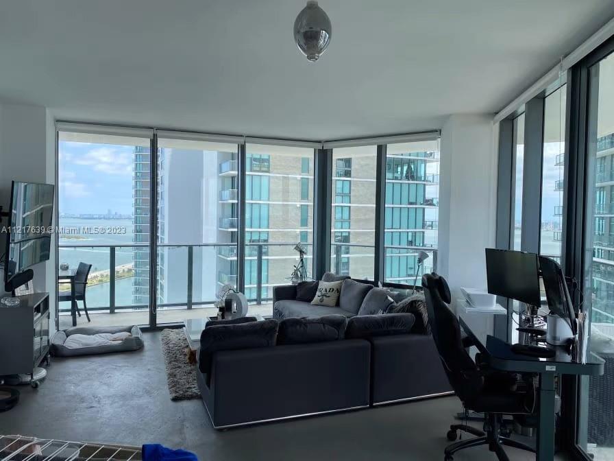 PARAISO BAYVIEWS CONDO - Residential