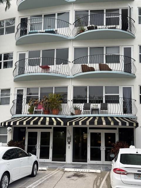 LE CERCLE BY THE BEACH CO - Residential