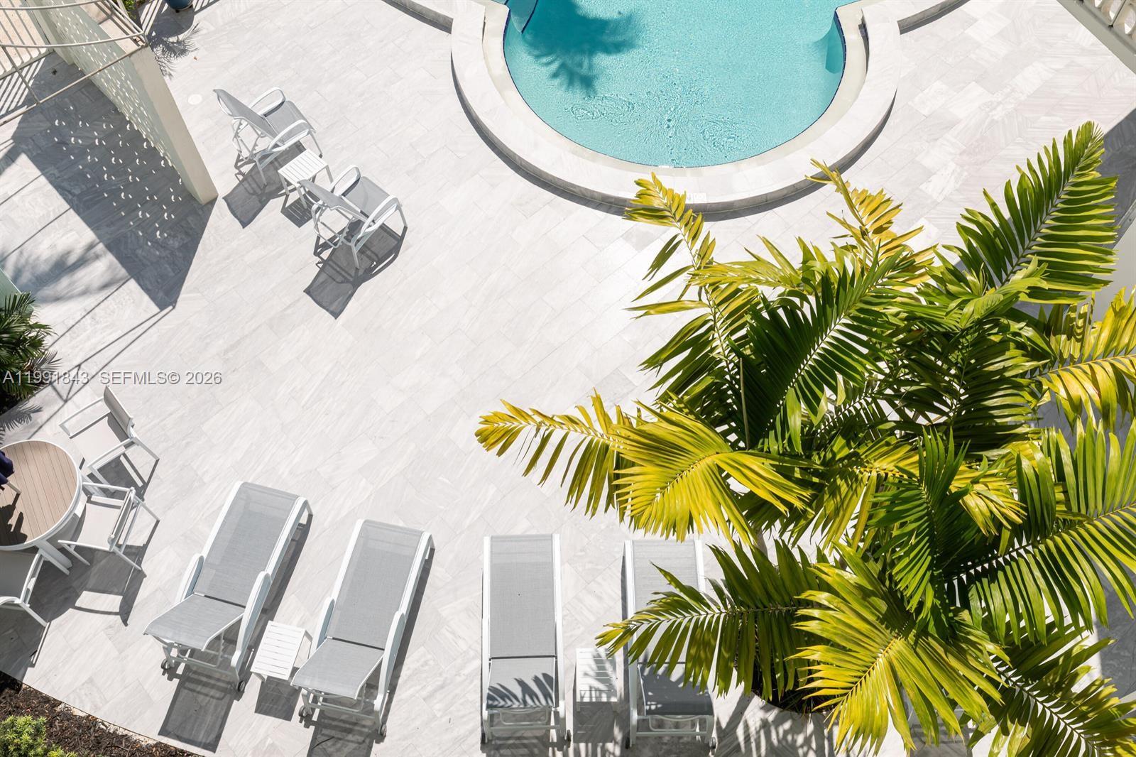 LE CERCLE BY THE BEACH CO - Residential