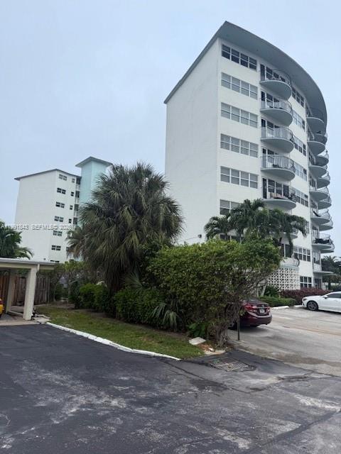 LE CERCLE BY THE BEACH CO - Residential