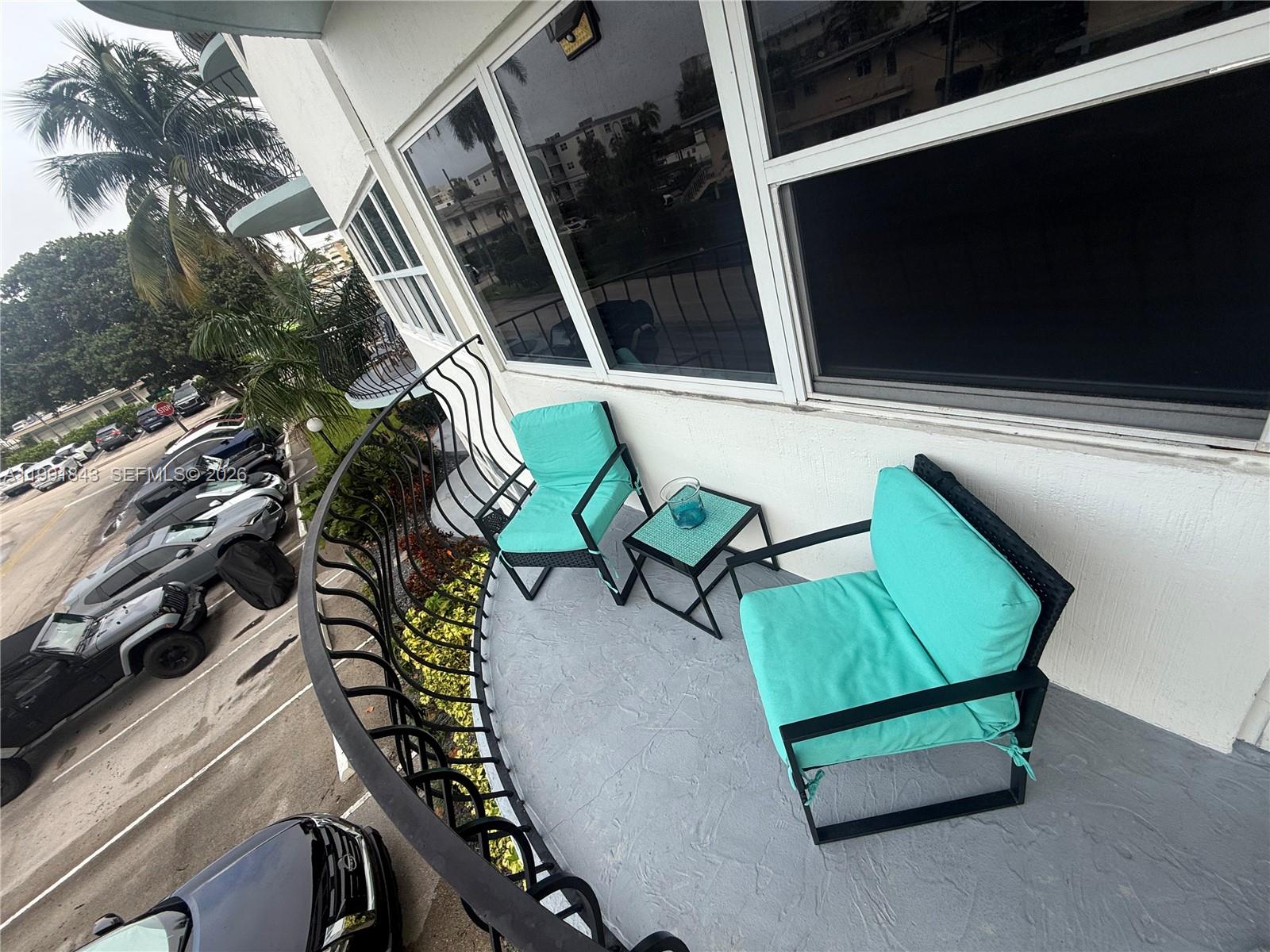 LE CERCLE BY THE BEACH CO - Residential