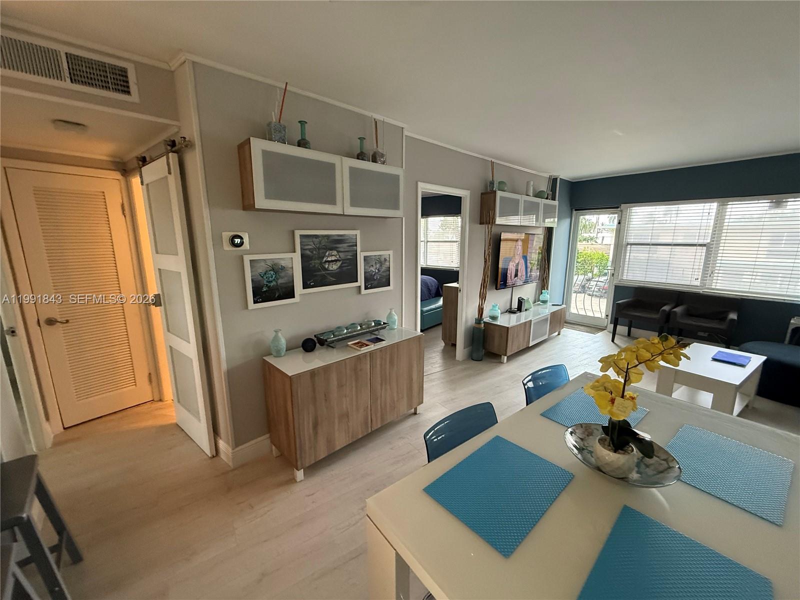 LE CERCLE BY THE BEACH CO - Residential