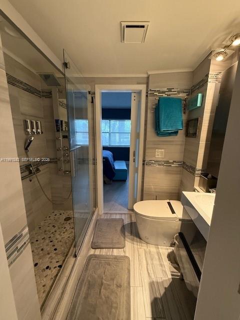 LE CERCLE BY THE BEACH CO - Residential