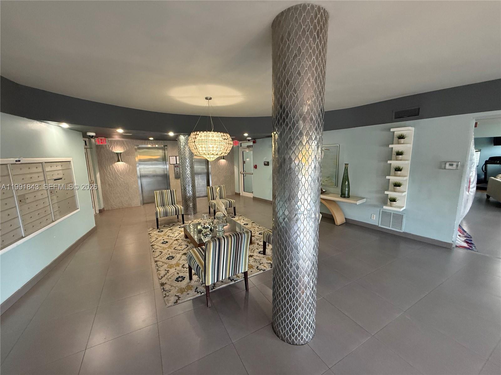 LE CERCLE BY THE BEACH CO - Residential