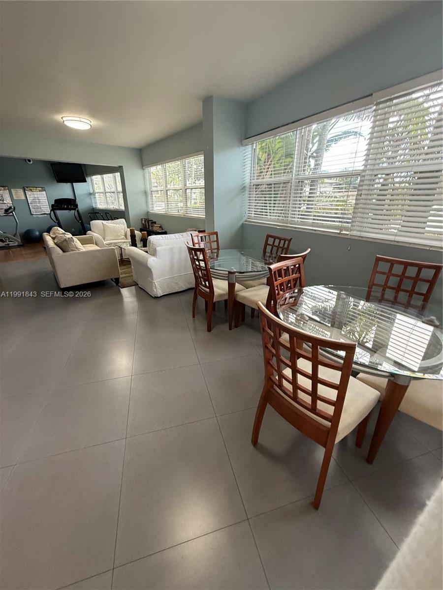 LE CERCLE BY THE BEACH CO - Residential