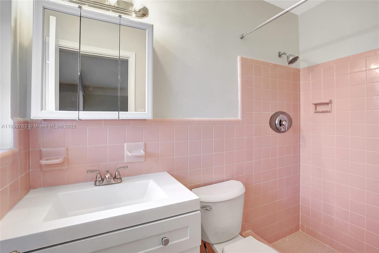 PLANTATION GARDENS 4TH SE - Residential Lease