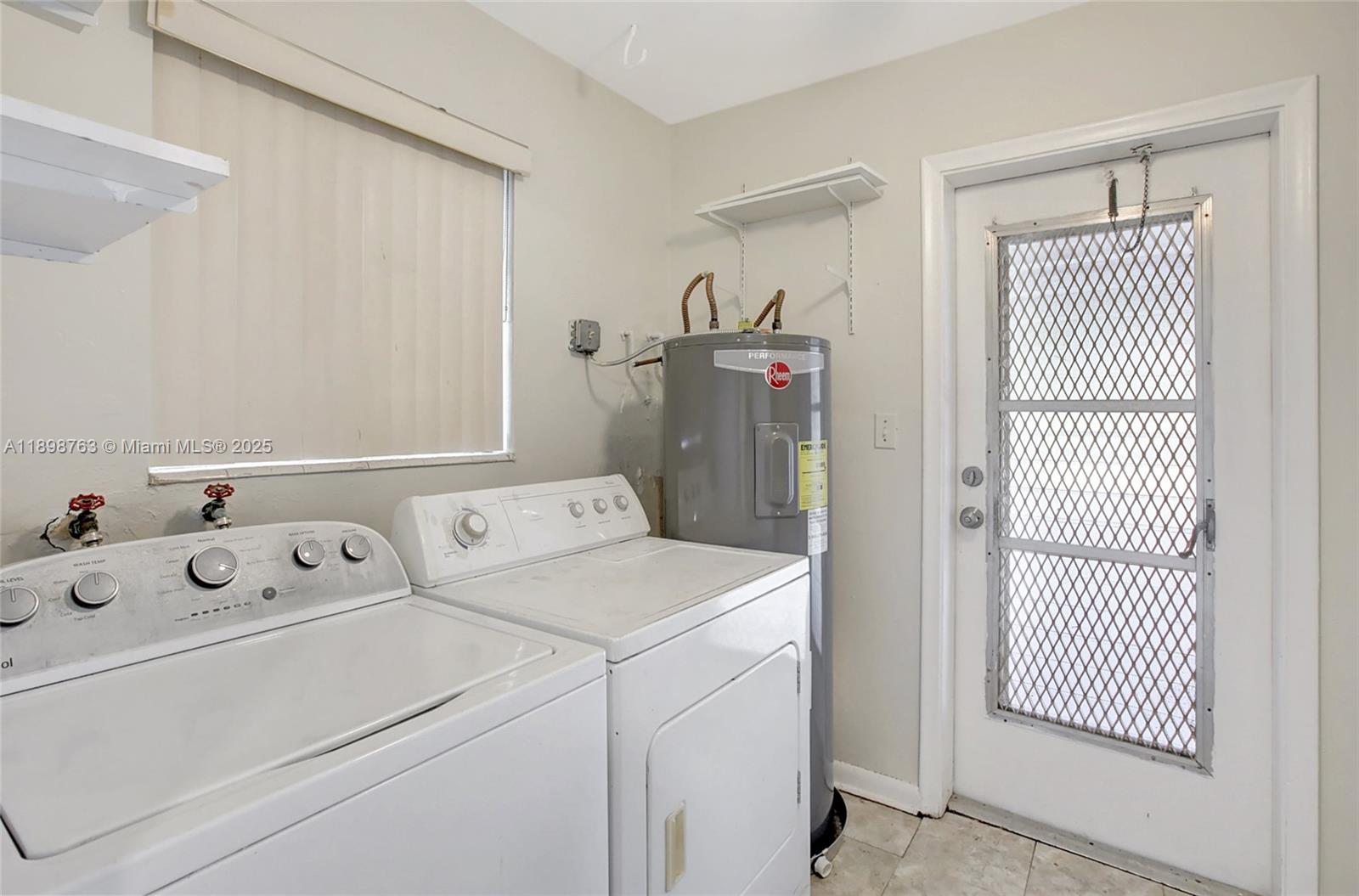 PLANTATION GARDENS 4TH SE - Residential Lease