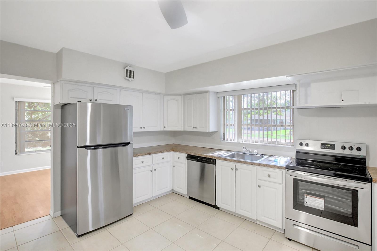 PLANTATION GARDENS 4TH SE - Residential Lease