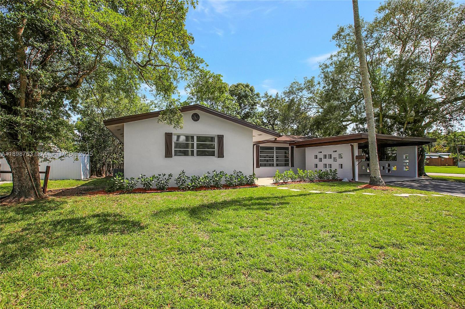 PLANTATION GARDENS 4TH SE - Residential Lease