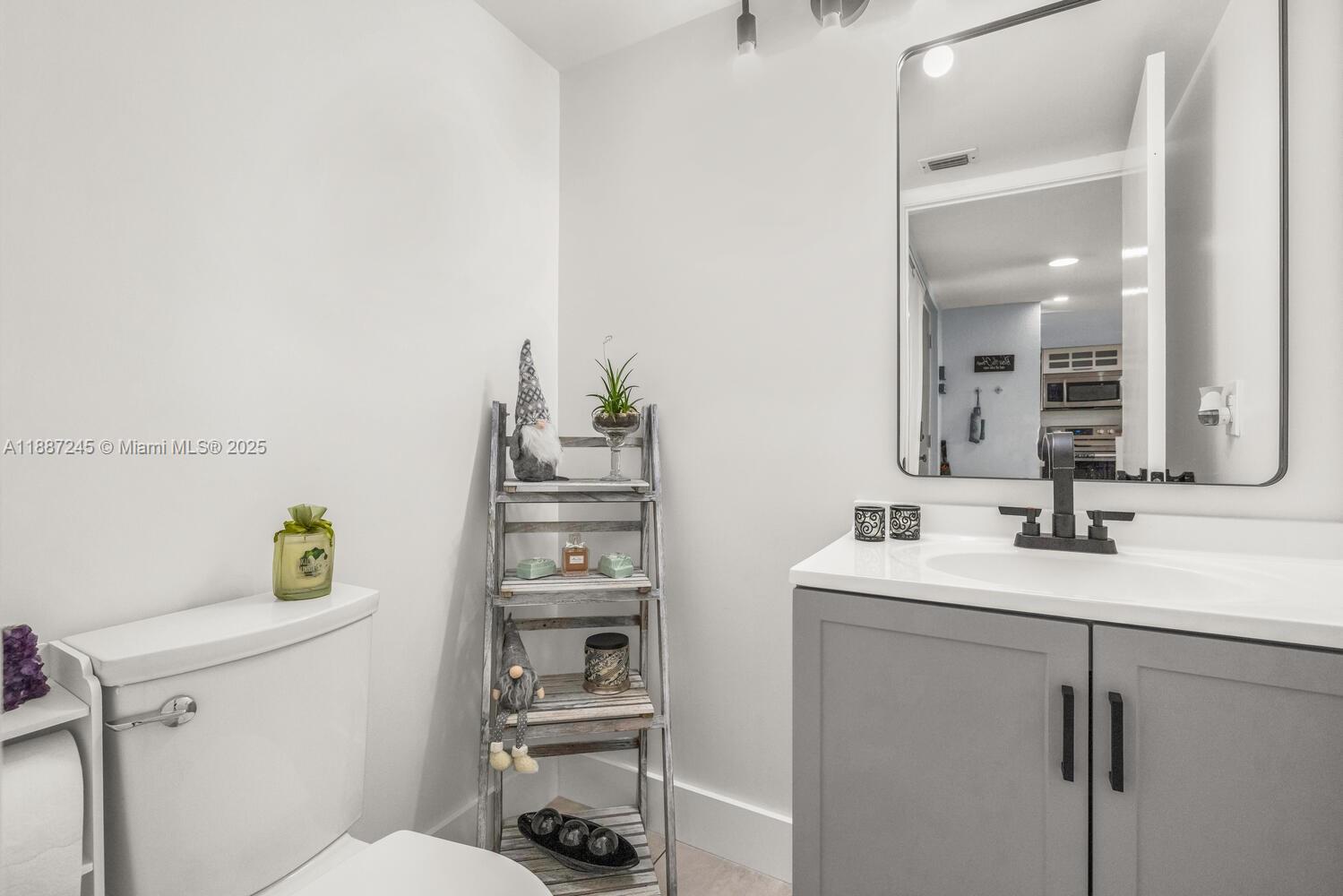 SEC 48 ATRIUMS AT SNAPPER - Residential