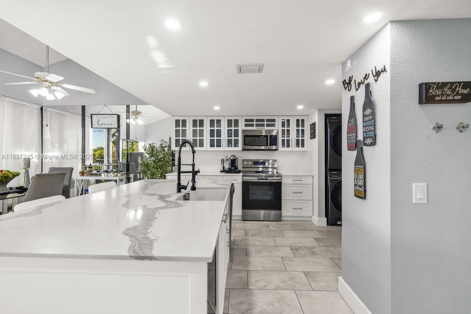 SEC 48 ATRIUMS AT SNAPPER - Residential