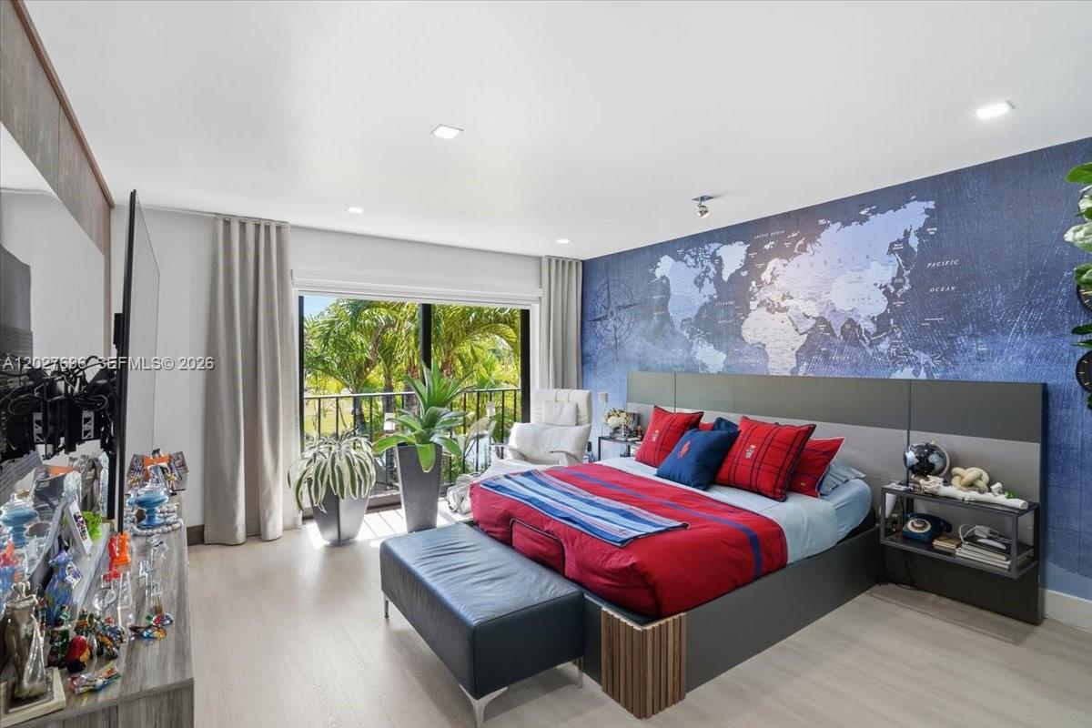 COSTA DEL SOL CONDO P - Residential