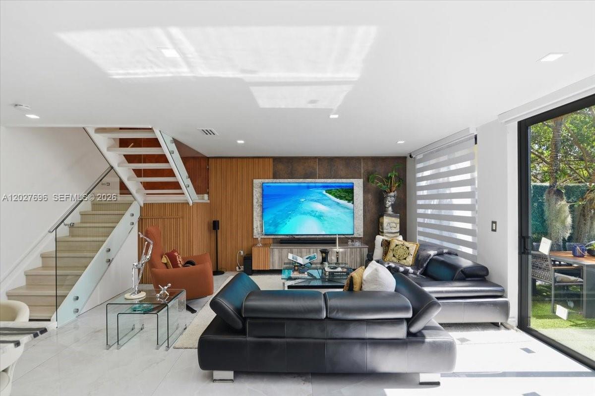 COSTA DEL SOL CONDO P - Residential