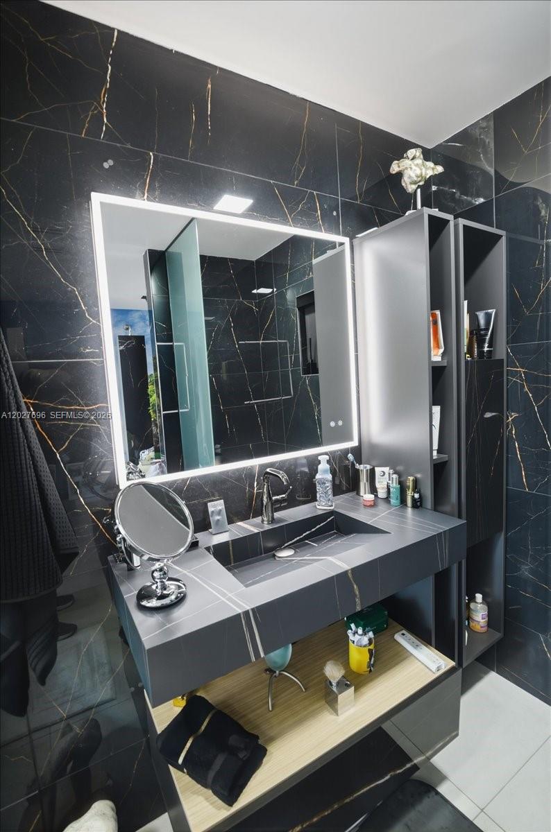 COSTA DEL SOL CONDO P - Residential