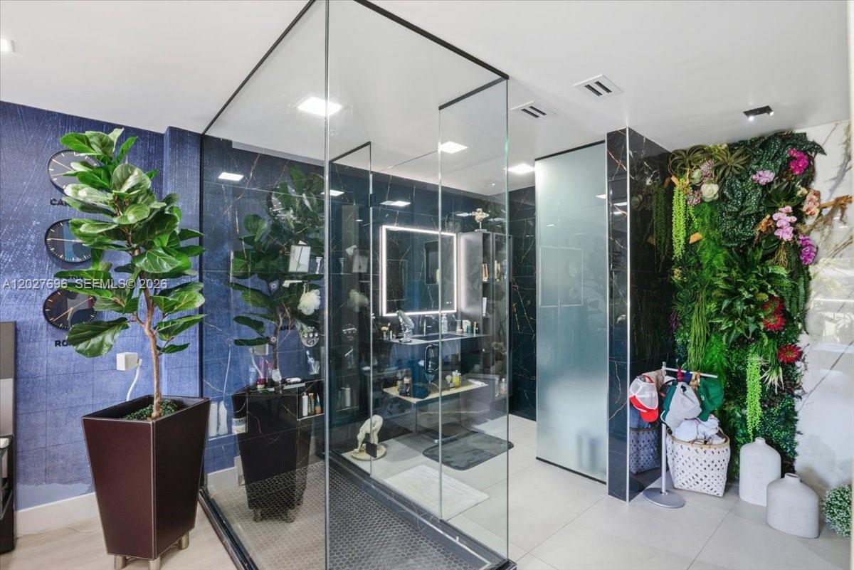 COSTA DEL SOL CONDO P - Residential