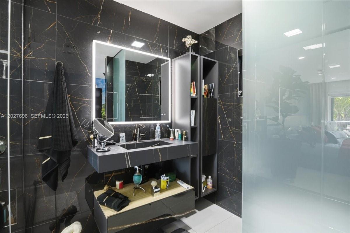 COSTA DEL SOL CONDO P - Residential