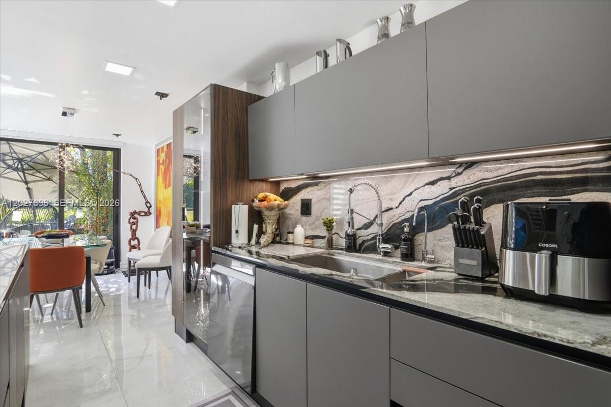 COSTA DEL SOL CONDO P - Residential