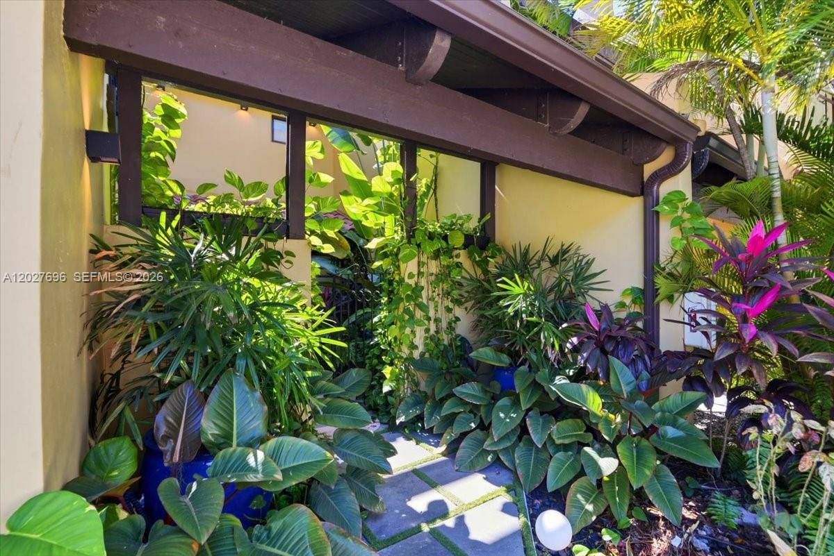 COSTA DEL SOL CONDO P - Residential