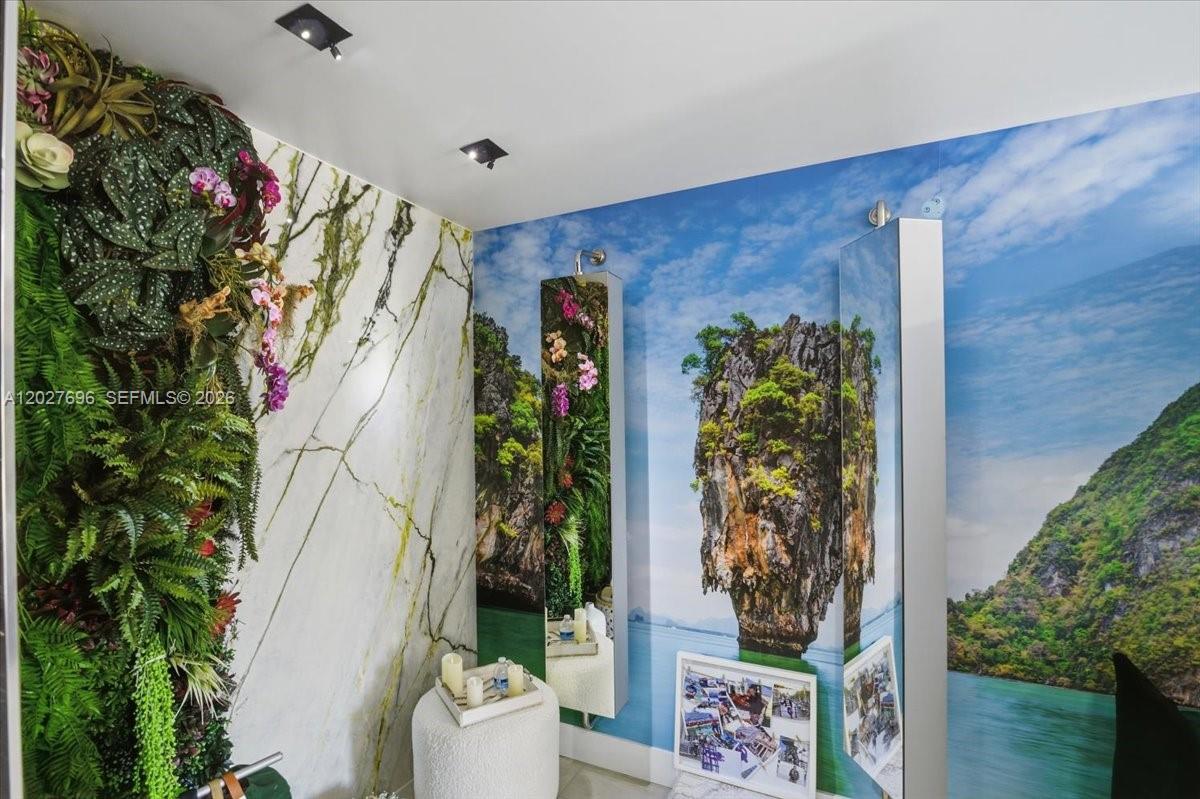 COSTA DEL SOL CONDO P - Residential
