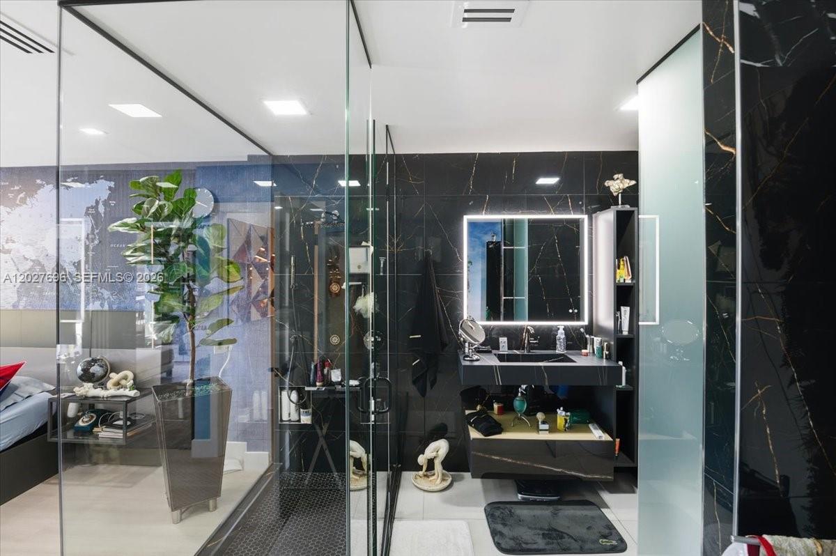 COSTA DEL SOL CONDO P - Residential