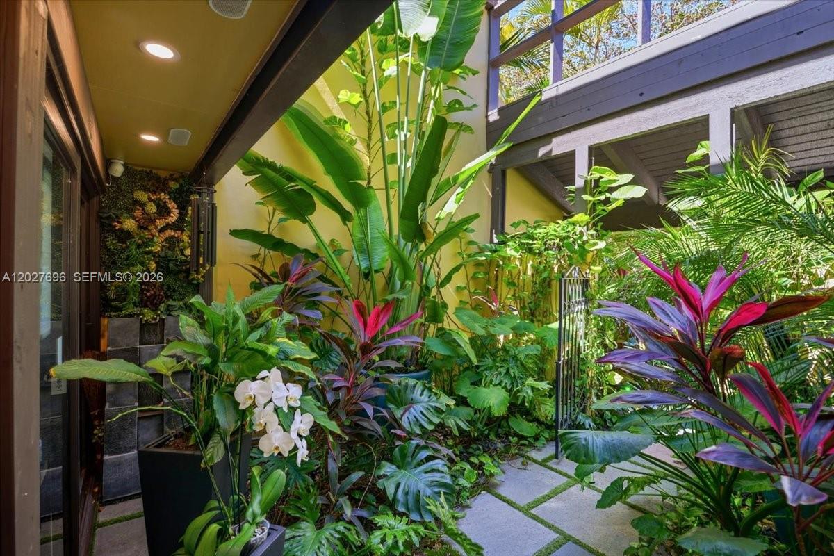 COSTA DEL SOL CONDO P - Residential