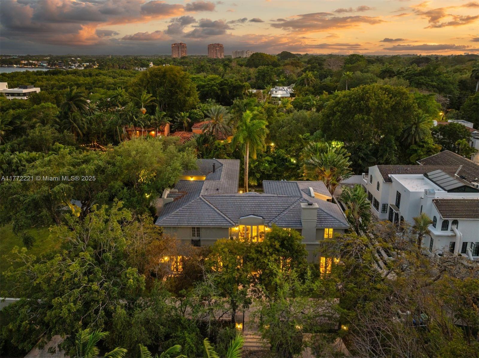 THE MOORINGS - Residential