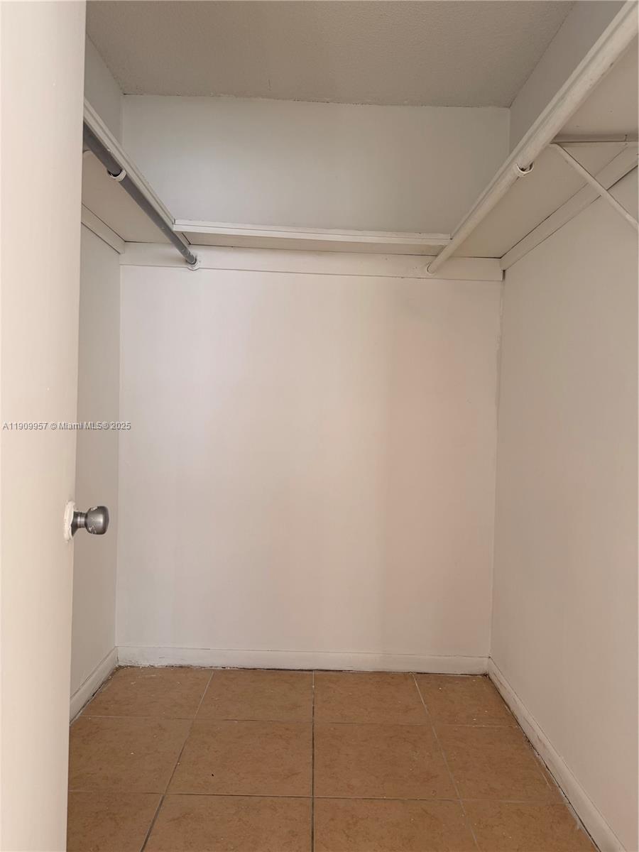 TROPICAL TERRACE CONDO - Residential Lease