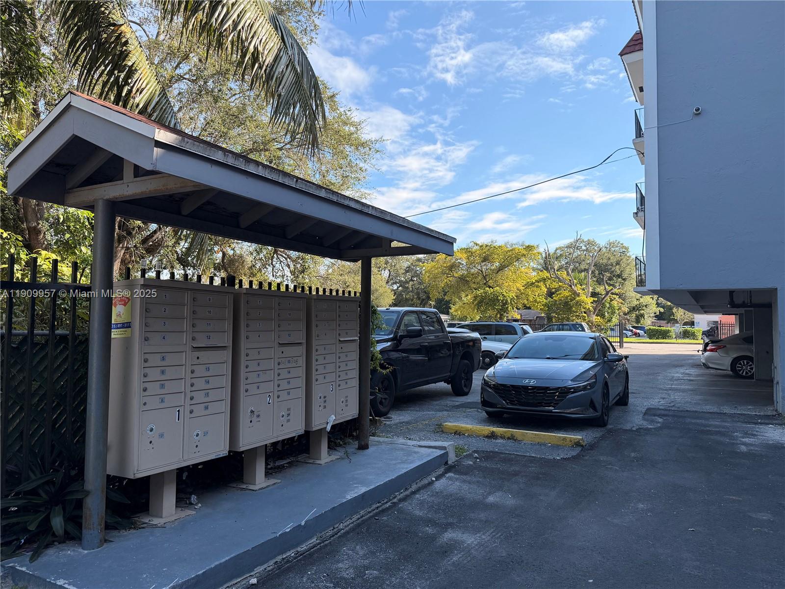 TROPICAL TERRACE CONDO - Residential Lease