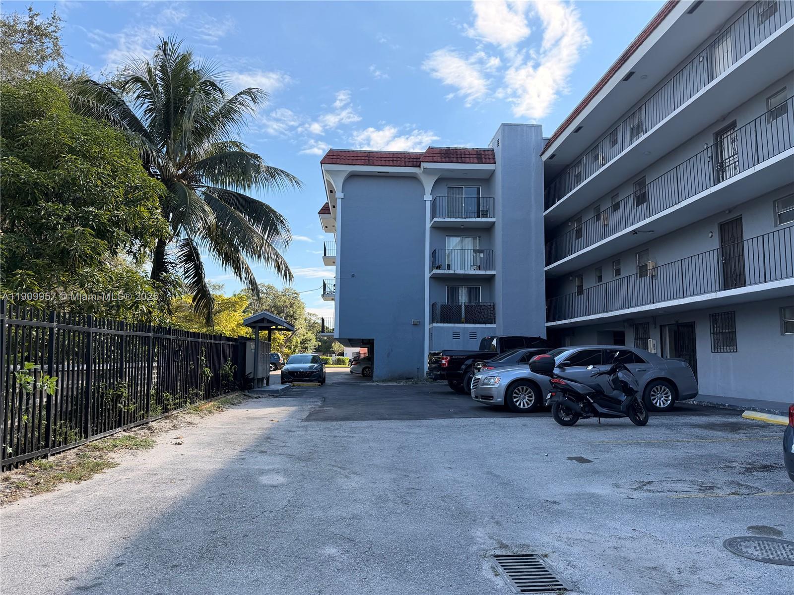 TROPICAL TERRACE CONDO - Residential Lease