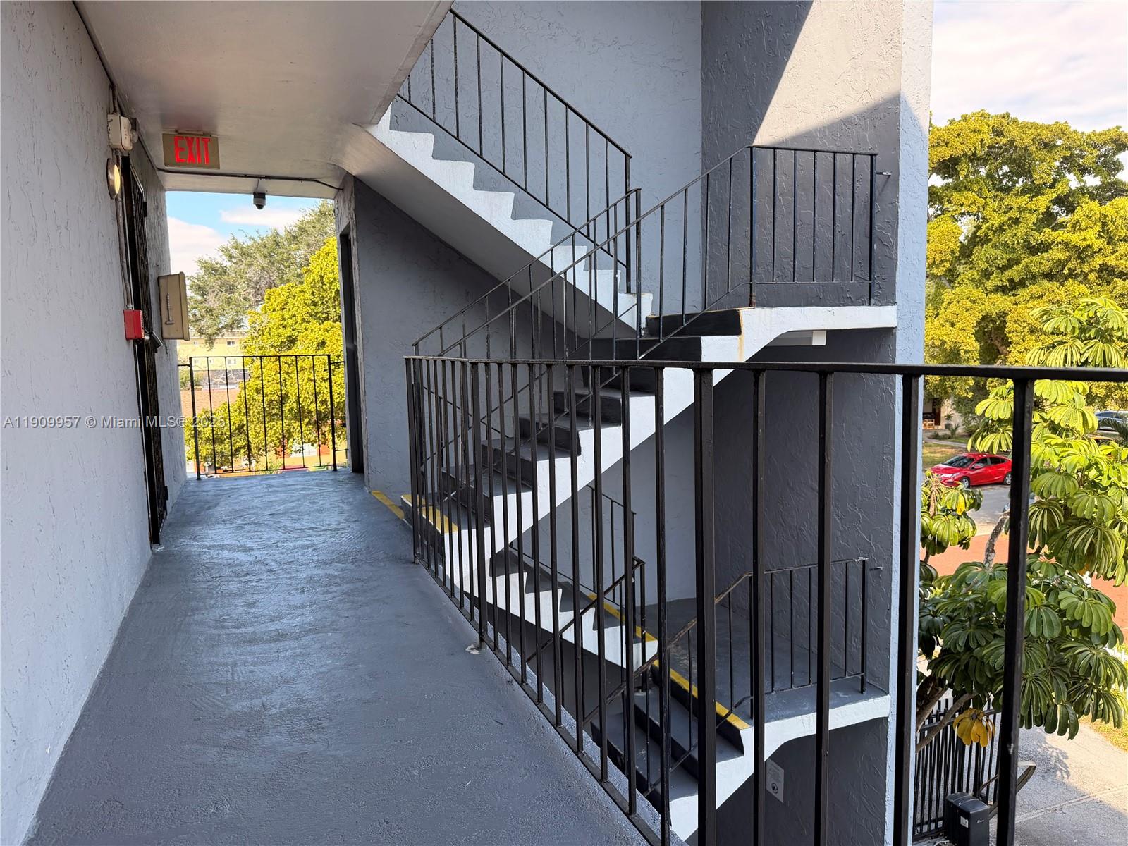 TROPICAL TERRACE CONDO - Residential Lease