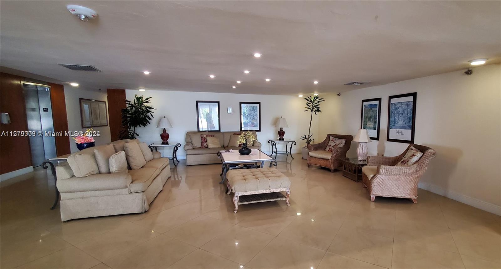 THE ROYAL CLUB CONDO - Residential