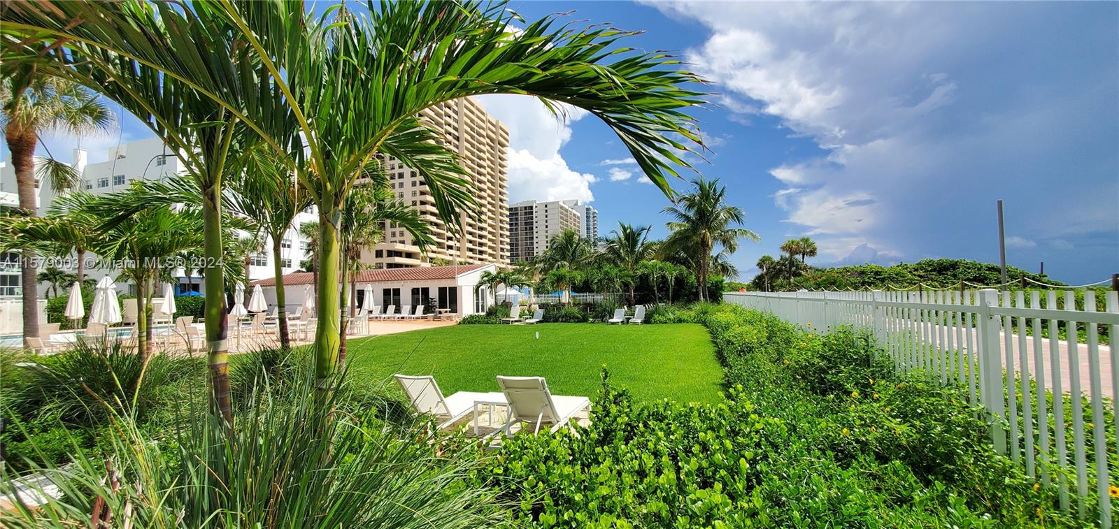 THE ROYAL CLUB CONDO - Residential