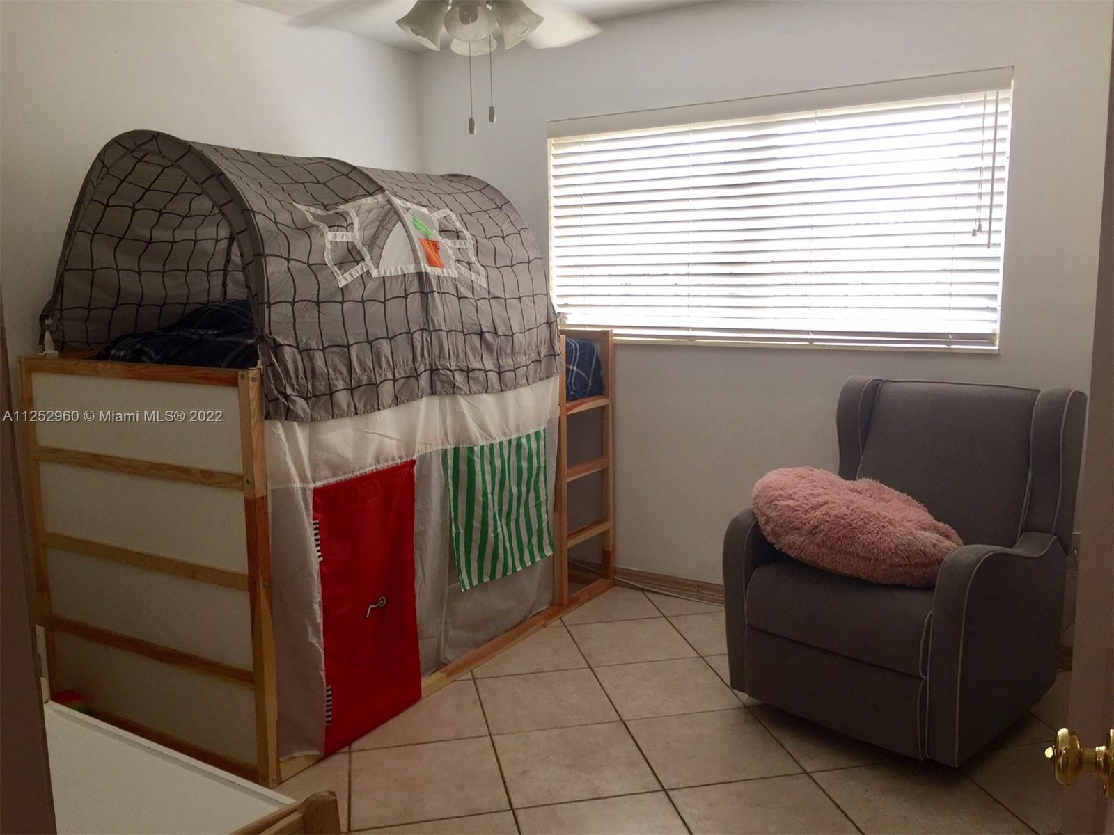 KENDALE LAKES SEC TWO - Residential Lease