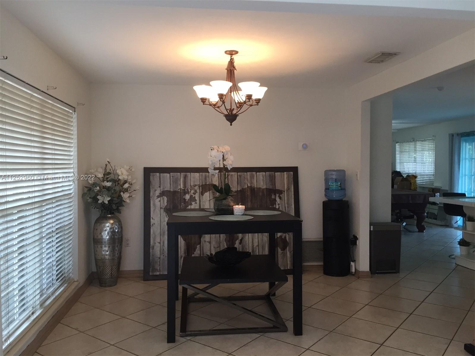 KENDALE LAKES SEC TWO - Residential Lease