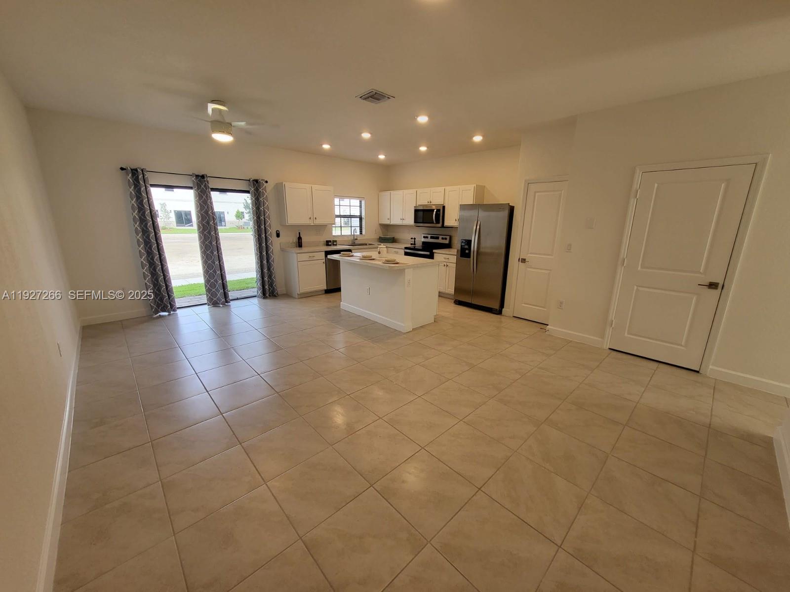 REGAL PALM SUBDIVISION - Residential Lease