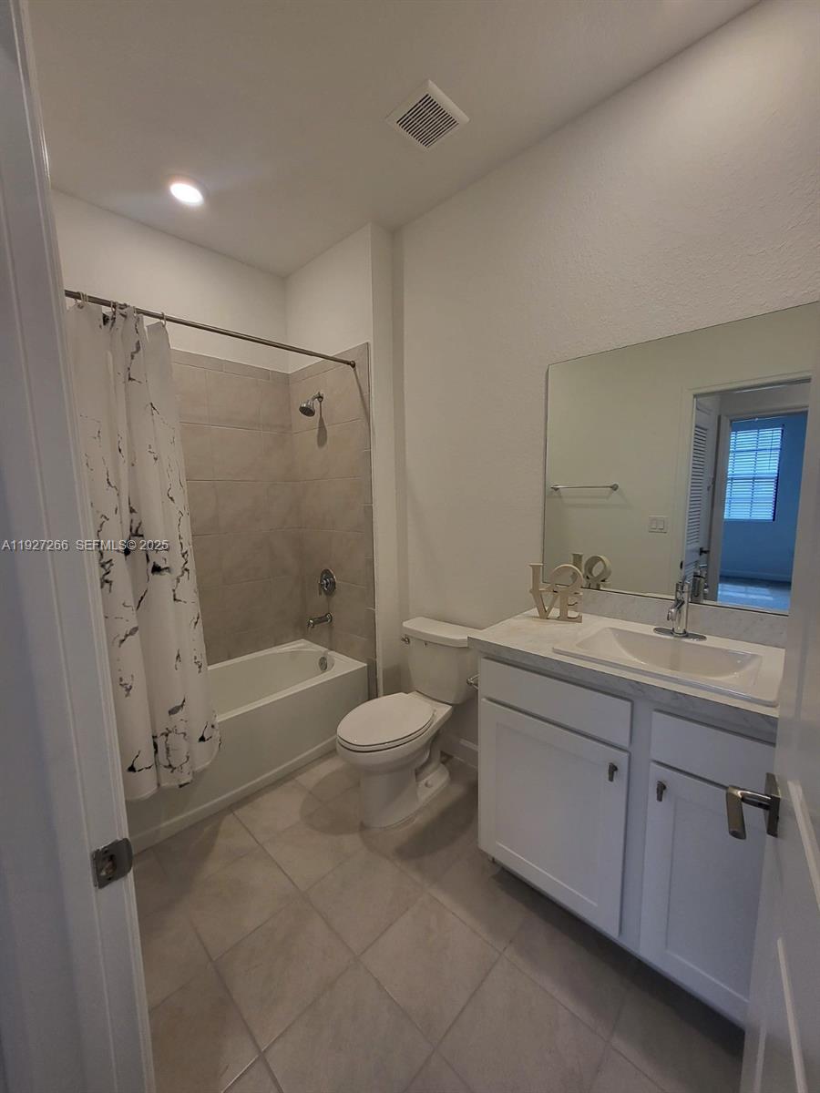 REGAL PALM SUBDIVISION - Residential Lease