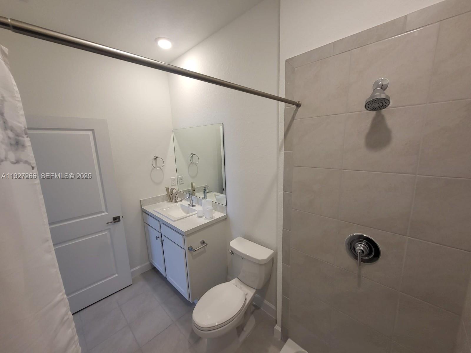 REGAL PALM SUBDIVISION - Residential Lease