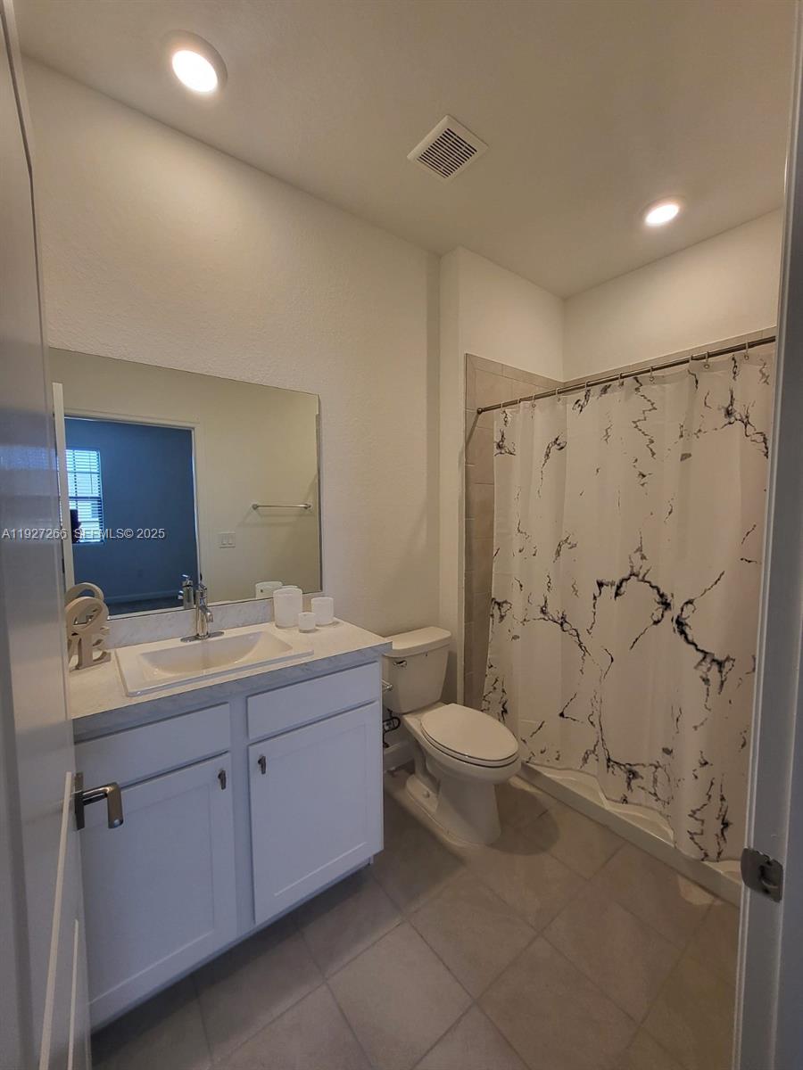 REGAL PALM SUBDIVISION - Residential Lease