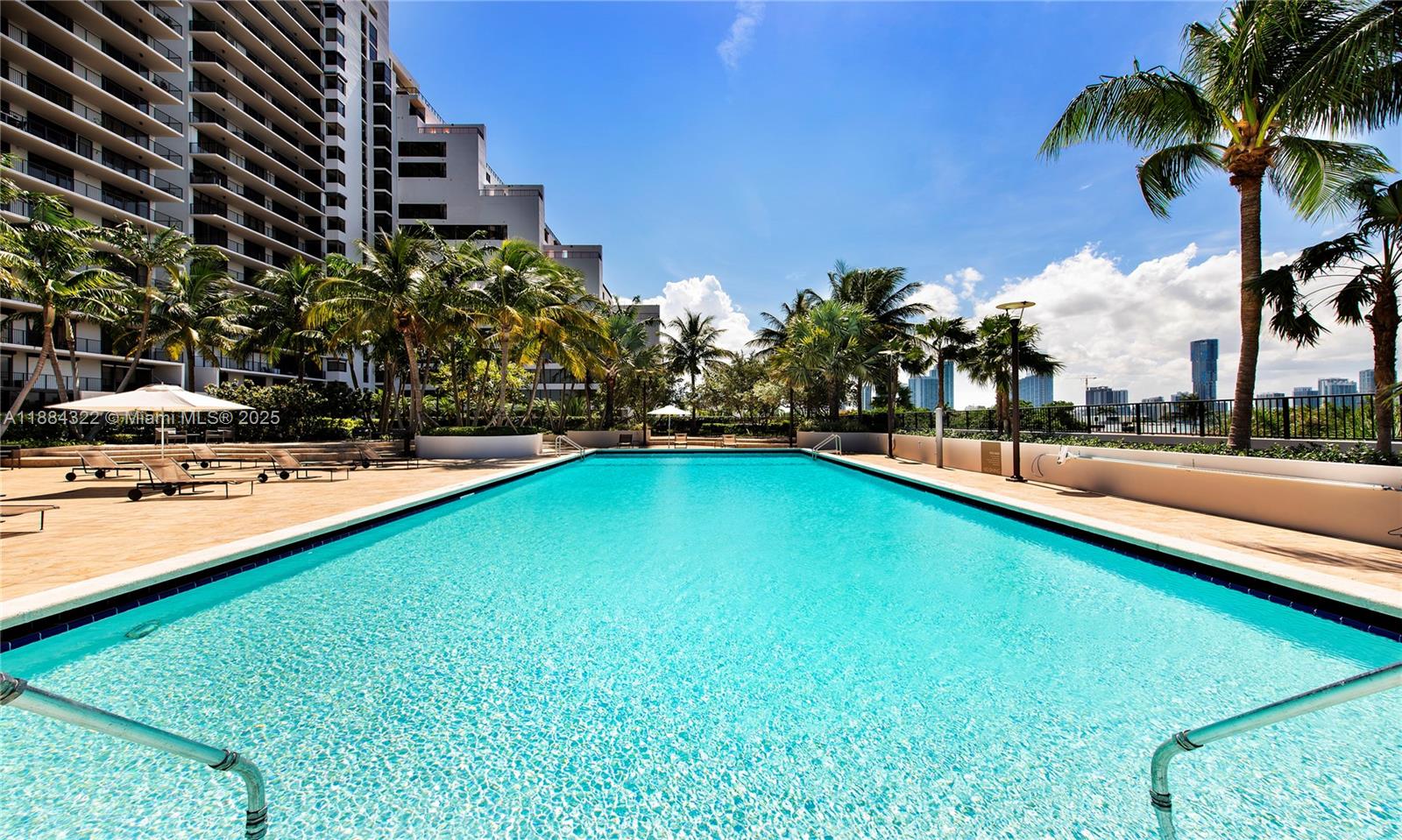 ONE THOUSAND VENETIAN WAY - Residential