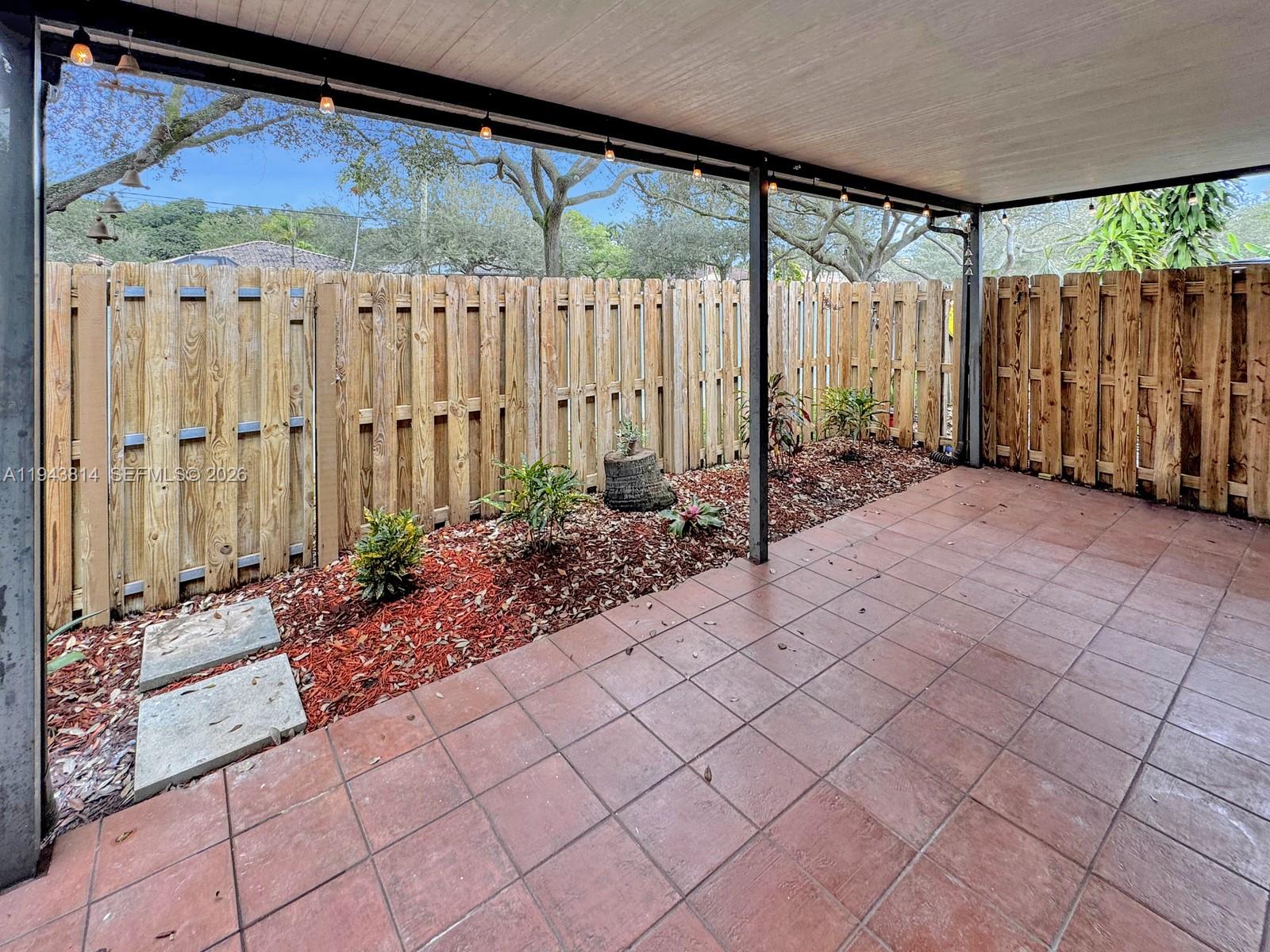 FLAMINGO GARDENS - Residential