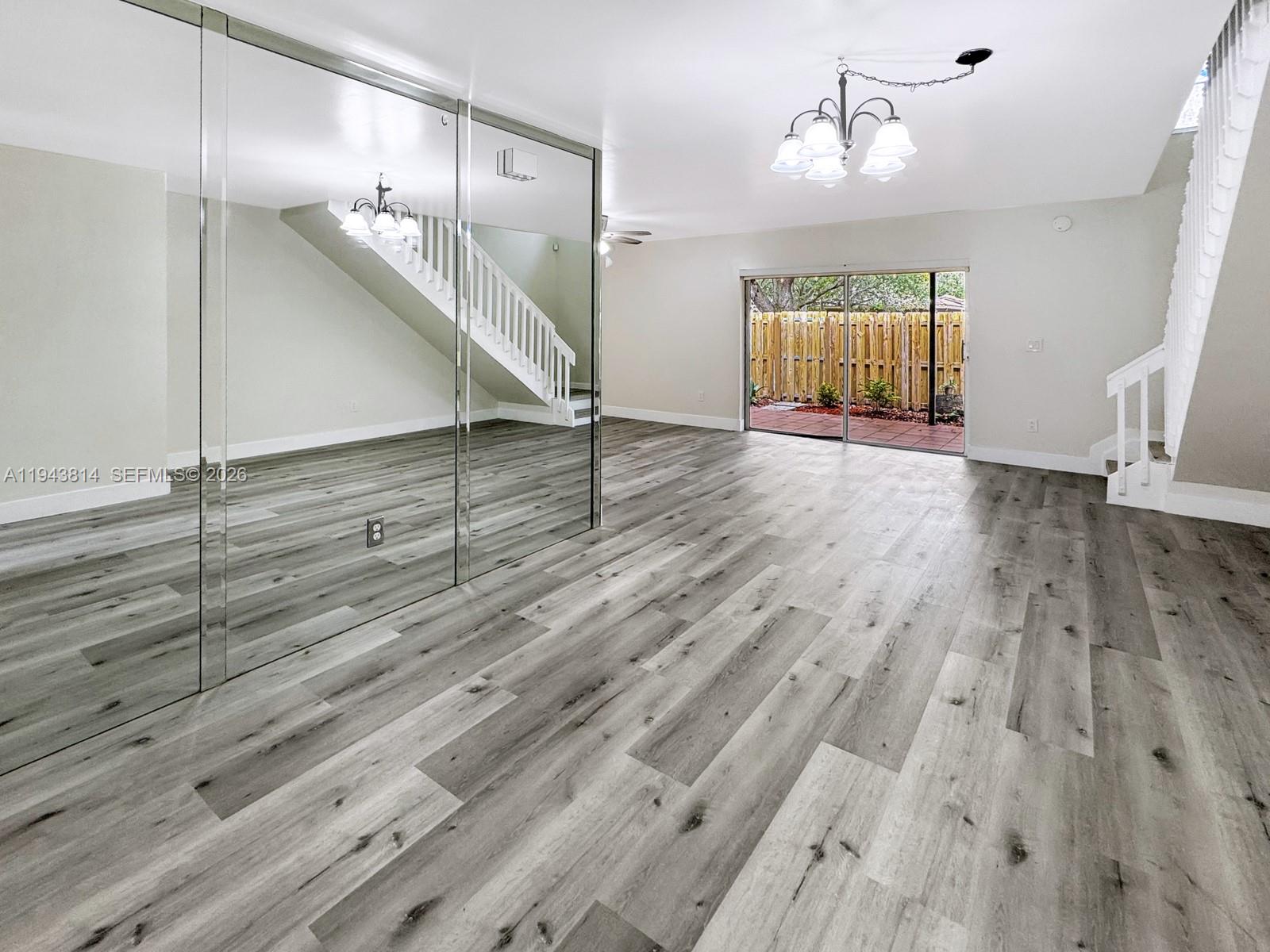 FLAMINGO GARDENS - Residential