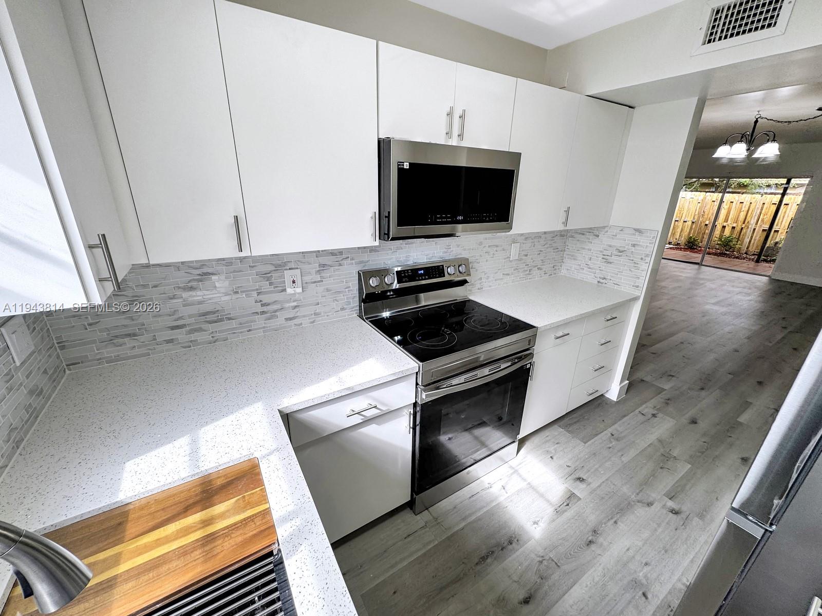 FLAMINGO GARDENS - Residential